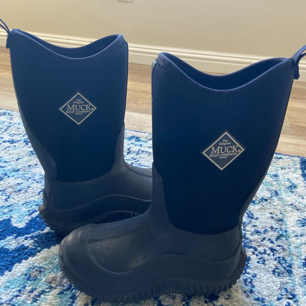 Kids size 10 MUCK Boots!